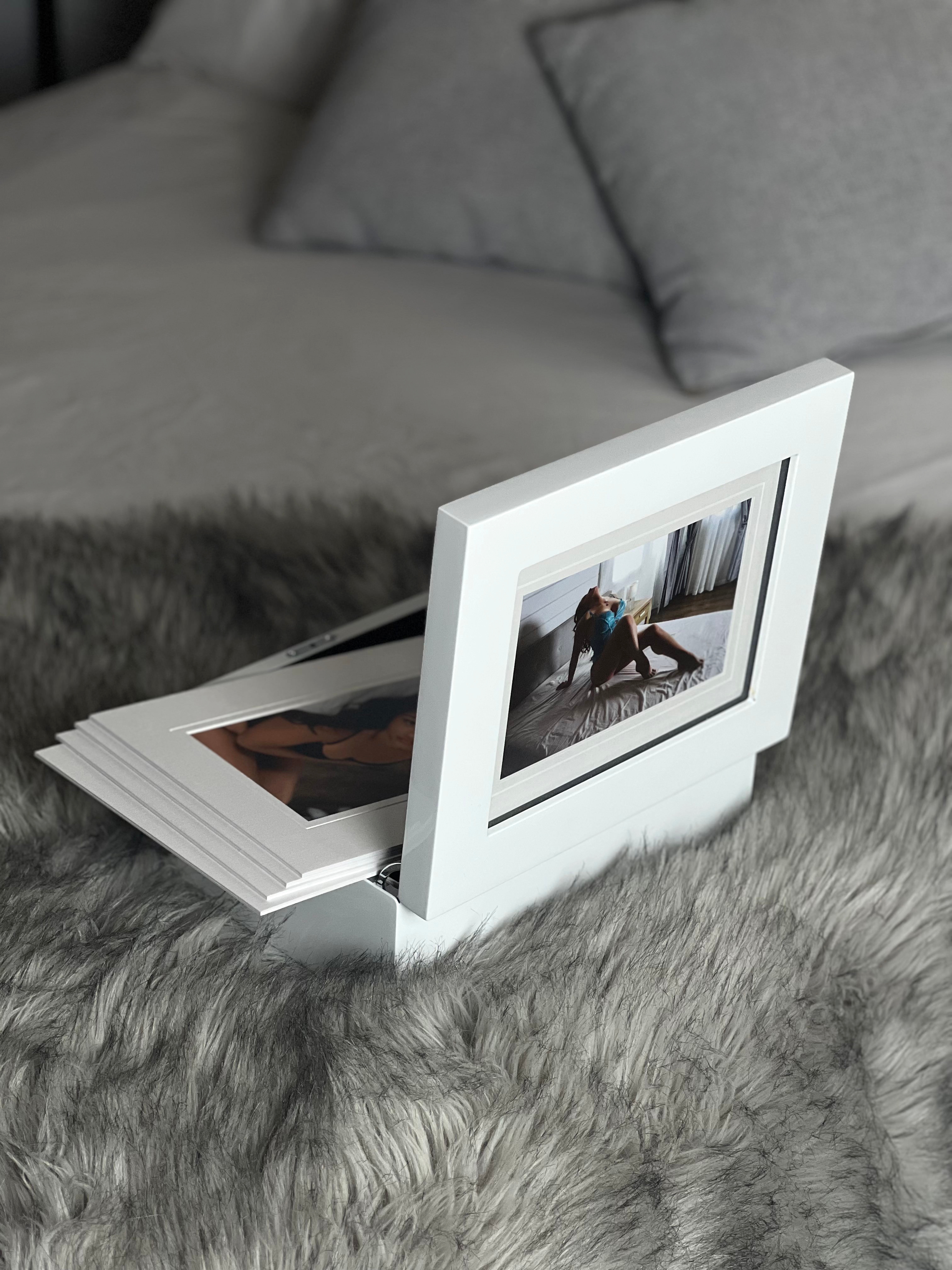 Magnetic folio box with glass window for boudoir matted prints