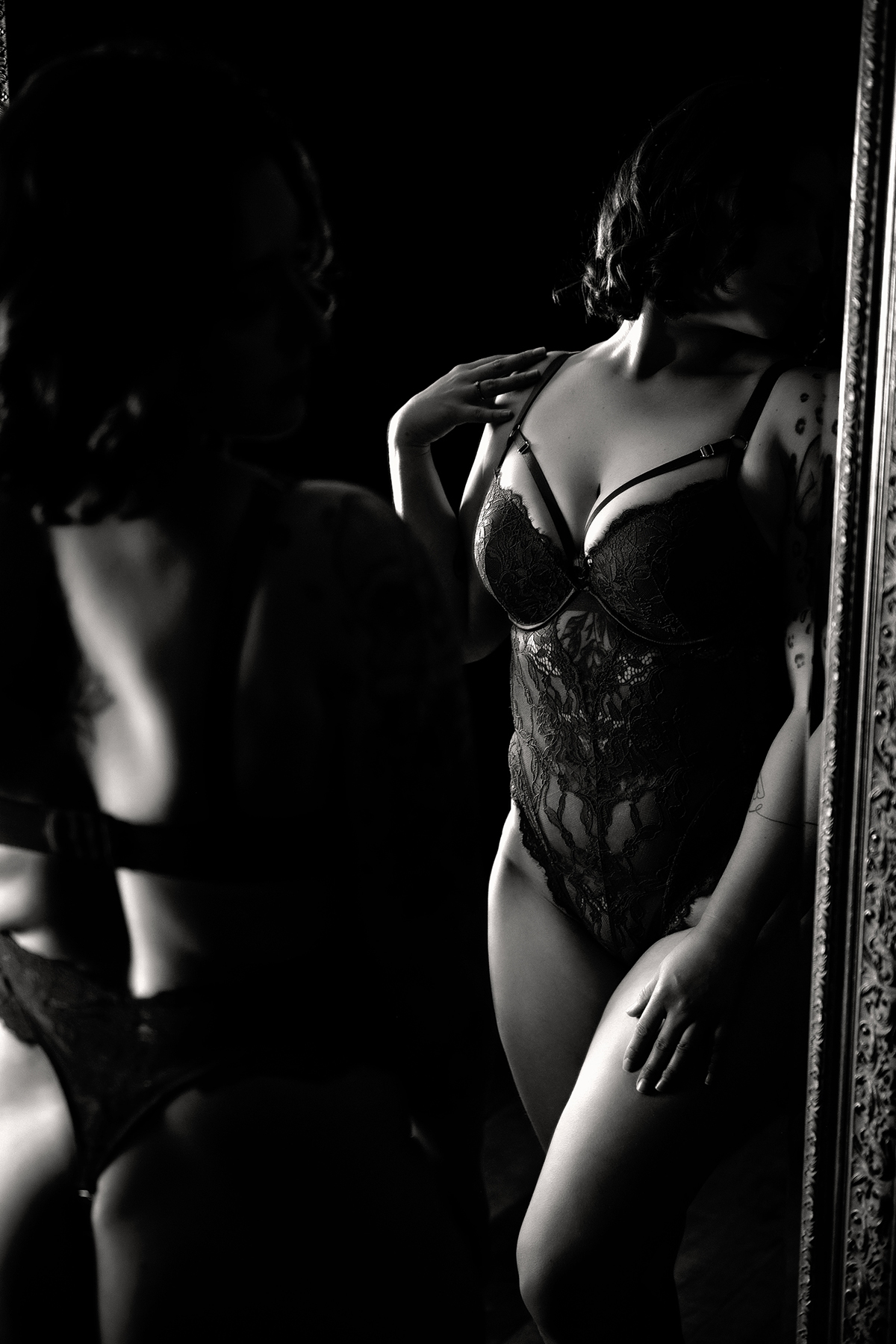 Luxurious mirror boudoir photography